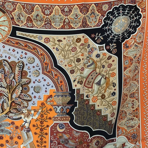 Authentic rare Hermes Aux Portes du Palais silk scarf - Picture 3 of 11